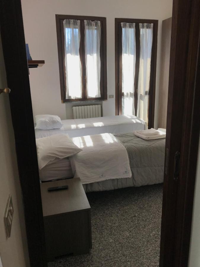 Camera Con Bagno Mirjana Cislago Kültér fotó